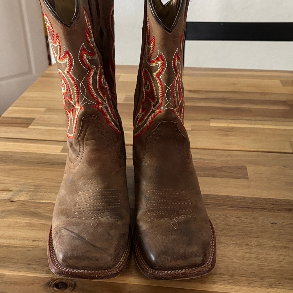 Cody James Brown Men's Cowboy Boots with Red & Cream Embroidery - Picture 2 of 6